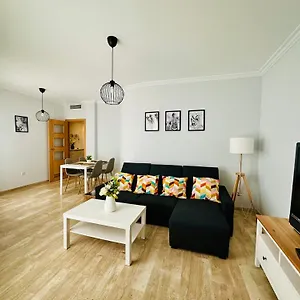 https://apartamento-parque-miraflores.es-andalucia.com